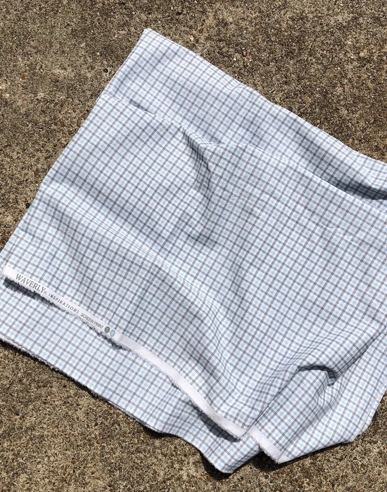 "Tela serigrafiada Waverly Inspirations 2 yardas azul gris y blanco a cuadros 42"" W" Foto 1 de 4