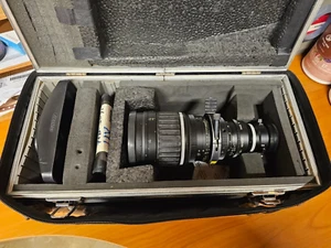 ¡Lente con estuche Canon HD-EC con zoom HJ11x4.7B-III KLL-SC T2.1 en excelente estado! - Imagen 1 de 9