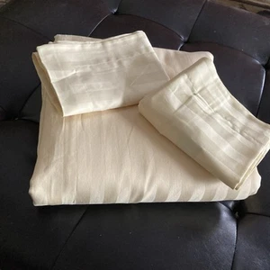 Linens N’ Things Full/Double Duvet Set 2 Shams Sateen Stripe Pale Yellow Spring - Picture 1 of 8