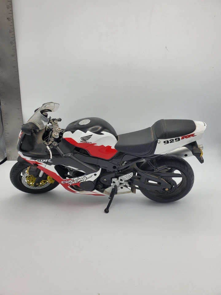 Ray Racing 1:6 Honda CBR 929 RR Erion Racing Diecast Motorcycle - Image 1 of 4