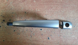 PEUGEOT 3008 2011 FRONT EXTERIOR DOOR HANDLE END CAP KEY HOLE (GREY) 96845614 - Picture 1 of 3