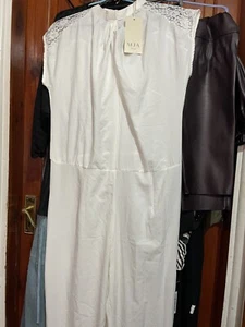 BNWT Womens White Sleevless Jumpsuit With Lace Detailing Size 10 RRP £45 - Picture 1 of 5