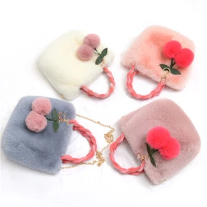 Borsa donna moda pelliccia sintetica borsa a tracolla ciondolo peluche pompon pelliccia inverno - Foto 1 di 18