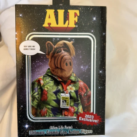 SDCC 2023 SDCC 2023 NECA Cosmic Con ALF Action Figure Exclusive Cover