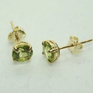 100% Genuine BRAND NEW 9K Solid Gold 1.0cts Peridot Stud Earrings. August Stone - Picture 1 of 8