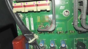 scheda driver inverter one Yaskawa ETP712481 usata - Foto 1 di 2