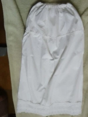 Vintage handmade petticoat with elasticated waist. White. 1940s/50s - Image 1 of 4
