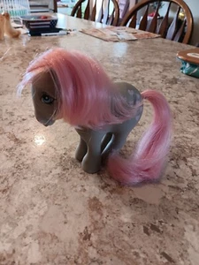 Vintage 1982 My Little Pony G1 Snuzzle Grey Pink Hearts CONCAVE HOOFS - Bild 1 von 5