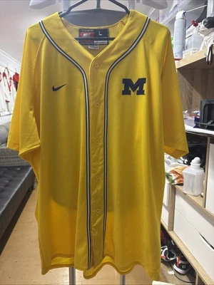 Vintage Nike Team Sports Michigan Wolverine’s Size L Men’s Baseball Jersey  - Image 1 of 4