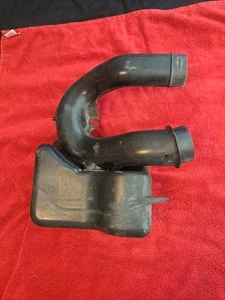 93 HONDA DEL SOL AIR INTAKE RESONATOR CHAMBER OEM Duct Tube 1993 1997 Civic - Picture 1 of 13