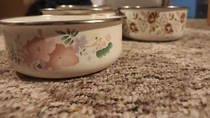Enameled Metal Mixing Bowls Total 4 - Picture 1 of 3