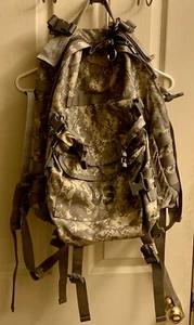 USGI US MILITARY MOLLE II 3 Day Assault Pack Multicam mit Stiffner & Pad - Bild 1 von 14