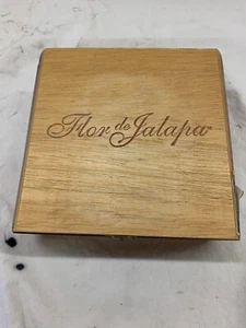 Vintage Wooden Floe de Jalapa Cigar Box ~ Padron 1964 ~ Nicaragua - Picture 1 of 12