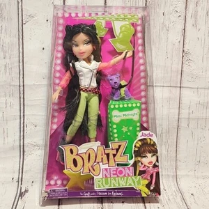 BRATZ Neon Runway JADE & MIMI Midnight 2011 Black Hair Purple Dog New NIB NRFB - Picture 1 of 10