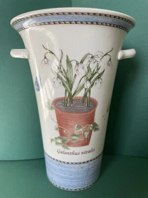 Jarrón de porcelana Wedgwood Sarah’s Garden Snowdrops 7” Inglaterra 1997 DEFECTUOSO Foto 1 de 4