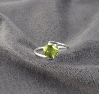 Green Peridot Gemstone 925 Sterling Silver Ring Handmade Jewelry Ring For Gift - Image 1 of 3