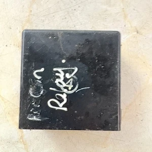 TOYOTA YARIS PETROL CONTROL UNIT MODULE RELAY ECU 88650-0D010 - Picture 1 of 4