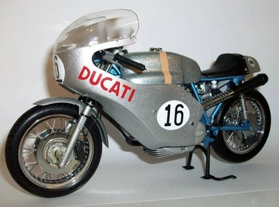 Minichamps 1/12 Scale - 122 720016 Ducati 750 Paul Smart Imola 1972 - Image 1 of 4