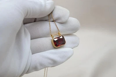 Ожерелье с подвеской из натурального рубина изумрудной огранки 2 карата чистое желтое золото 10 карат - Изображение 1 из 4