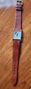 Orologio Vintage Lorus Seiko Disney Topolino Stile Serbatoio Tono Oro V515-5150 Lucertola - Foto 1 di 10