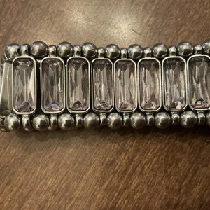 Chicos Stretch Silver Bracelet, outer Beads And Wide Crystals All Around - Picture 1 of 6