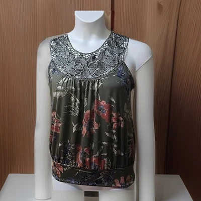 Lilly White Sleeveless Blouse Lace Neckline Olive Green Floral Stretch Top Sz M - Image 1 of 4