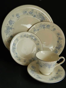 ROYAL DOULTON 5-pc Place Setting ROMANCE Collection MICHELLE H5078 England - Picture 1 of 13