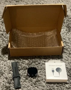 Samsung Galaxy Watch4 40mm Silber Aluminiumgehäuse, Schwarz Silikonband,... - Bild 1 von 4
