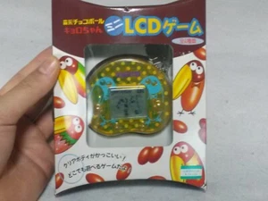 Morinaga Chocolate Ball Kyoro-chan Mini LCD Game yellow - Picture 1 of 9