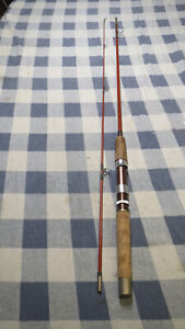 Vintage Wright & McGill Denco B 865 2 Piece 6' 6" Fiberglass Spin Fishing Rod