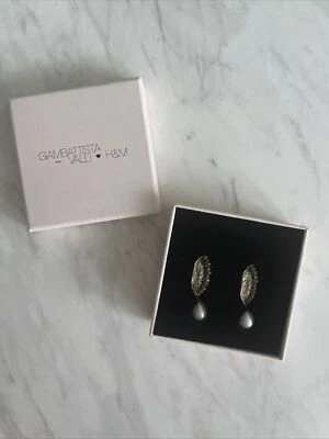 AGOTADO Pendientes Labios Giambattista Valli X H&M con Perla DIAMANTES DE IMITACIÓN Vendedor de EE. UU.  Foto 1 de 3