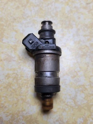 One Single (1) 1988 - 1991 Acura Integra Fuel Injector Obd0 B18A1 B-Series OEM - Image 1 of 3