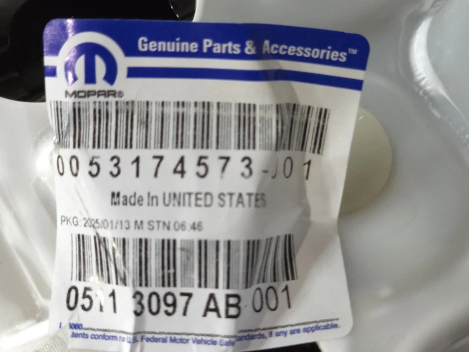 Barra de refuerzo de parachoques trasero genuino OEM Mopar Chrysler Dodge Ram 5113097AB Foto 1 de 1