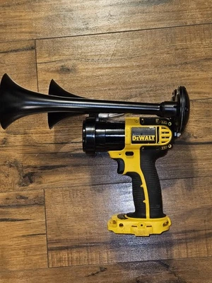 Buzina de ar Dewalt 18 volts - Imagem 1 de 4