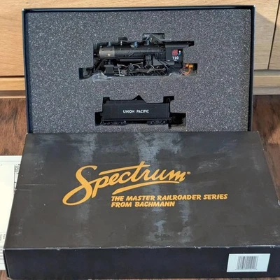Bachmann Spectrum HO Union Pacific 2-8-0 Baldwin Steam Locomotive #720 & Tender - Image 1 of 4