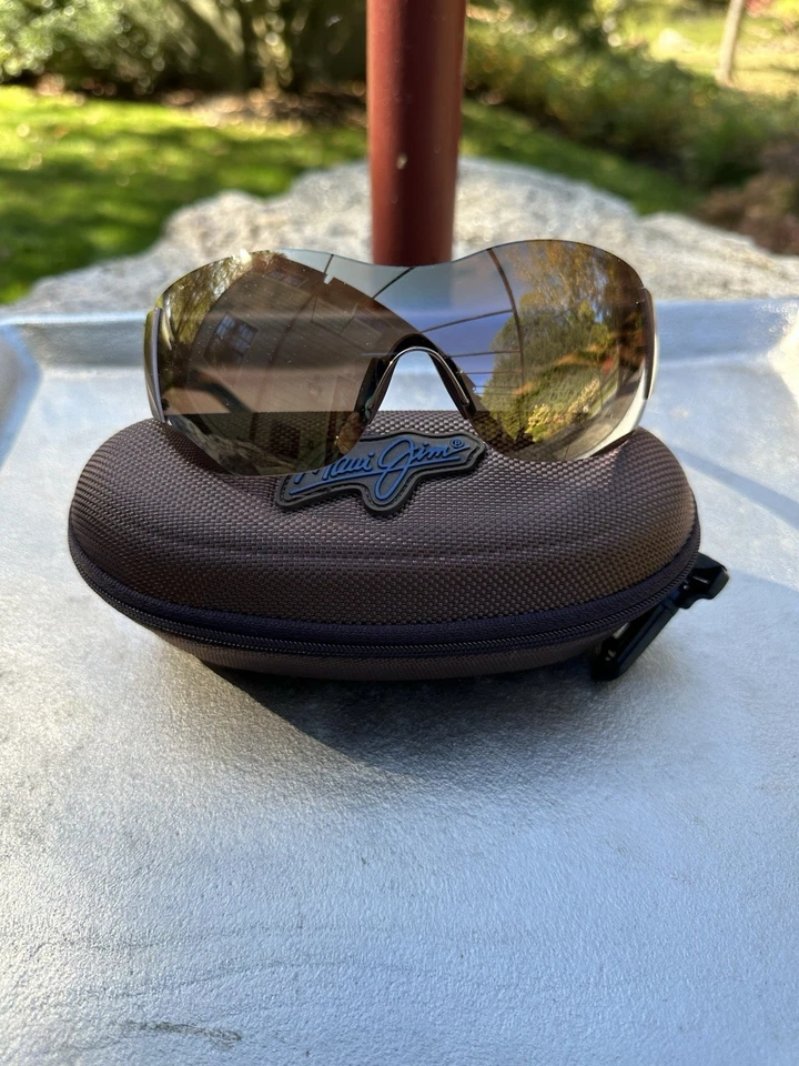 Gafas de sol Maui Jim con estuche rígido Foto 1 de 4