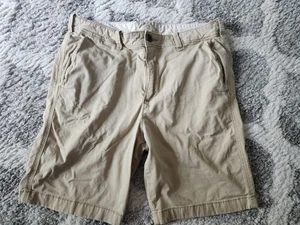 Hollister Shorts Herren 33 klassische Passform khaki Epic Flex flache Vorderseite - Bild 1 von 6