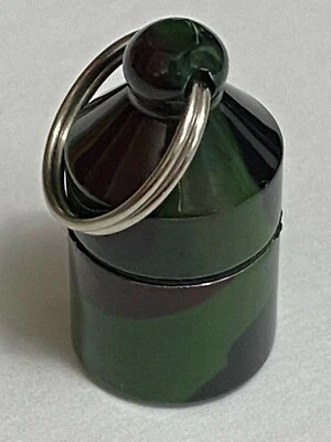10x Geocaching Camo Nano Geocache Cache Contenitore Mimetico Bottiglia Pillola - Immagine 1 di 3