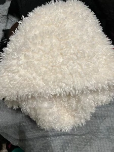 White fuzzy scarf - Picture 1 of 1