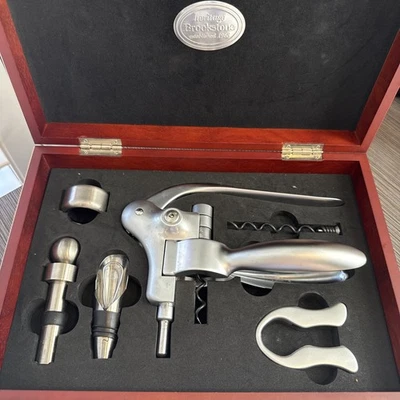 Juego abridor de botellas de vino Heritage Brookstone Connoisseurs caja de madera dispositivos analógicos Foto 1 de 4