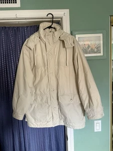 Chaqueta cálida forrada con capucha marfil London Fog para hombre 40 bolsillos cortavientos regulares (S-M) - Imagen 1 de 12