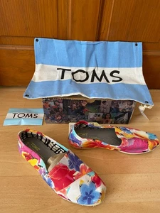 TOMS Women's Classics Floral Canvas Flats Shoes Size UK 4 BNWT NEW WITH DUSTBAG - Picture 1 of 14