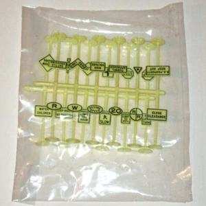 Vintage 1980s Set of 24 HO Scale Bachmann PLASTICVILLE Railroad Signs! NEW! - Picture 1 of 4