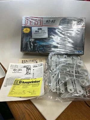 Vintage 1989 MPC ERTL Star Wars Return of the Jedi AT-AT Scale Model Kit - Image 1 of 4