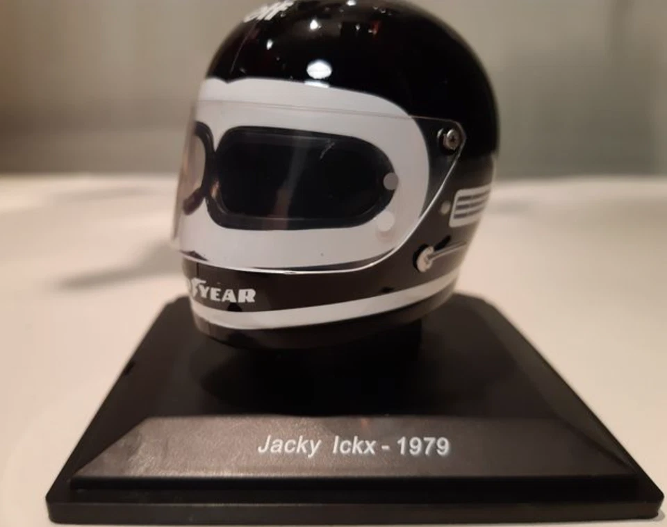 F1 Jacky Ickx Ligier 1979 Rare Helmet Scale 1:5 Formula 1 + Magazine - Image 1 of 1