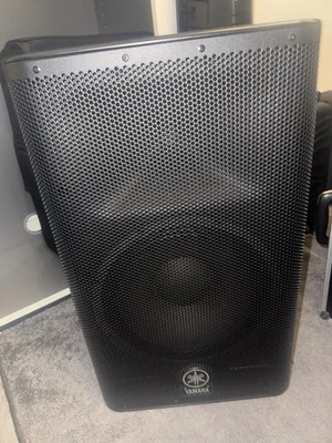 Yamaha DXR12 Mk1 Single active PA Speaker, priced to sell, MINT - Image 1 of 4