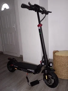 🛴 iScooter iX3 800W Electric Scooter – 40KM Range, 40KM/H Speed, 10” Off-Road - Picture 1 of 14