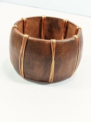 Brazalete ancho artesanal de madera marrón con alambre de cobre de 8 pulgadas Foto 1 de 4