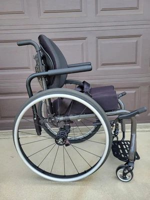 BONITO - Silla de ruedas manual rígida Quickie 7R 15"x17" 15" X 17" Foto 1 de 4