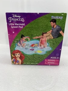 Disney Princess La Sirenetta Splash Pad Irrigatore Piscina 64in X 57in Età 2+ - Foto 1 di 2